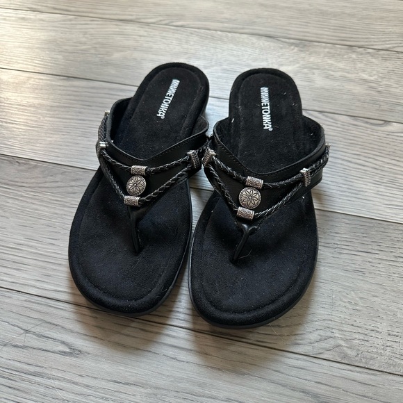 Minnetonka women’s leather sandals - Picture 1 of 6
